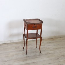 Comodino antico o mobiletto