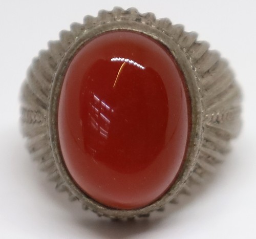 Meraviglioso anello antico