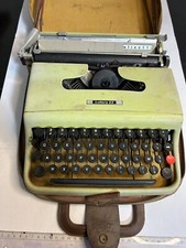 Macchina da scrivere OLIVETTI