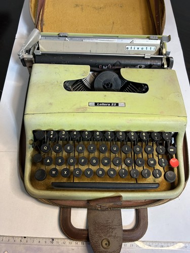 Macchina scrivere olivetti - da,