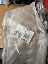 Parabrezza “medio”