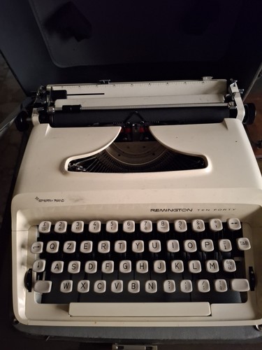 Macchina scrivere vintage - da,