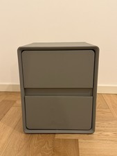 Comodino in legno massello