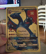 Pokémon Charizard GX Gold