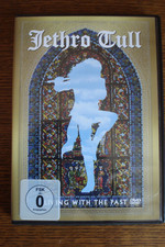 JETHRO TULL LIVING WITH THE