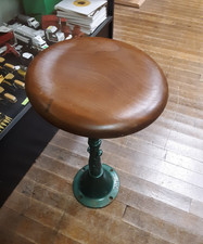 Antica fontana bibite sgabello