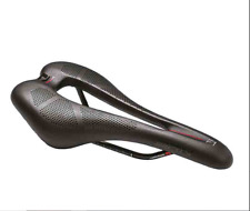 SELLA CARBONIO 190 GR  275 X 145 MODELLO SHAPE F1 MAX