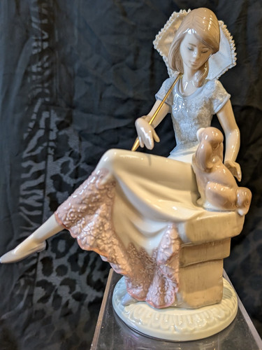 Lladro 7612 girl - parasol, dog
