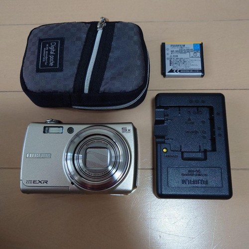 Fotocamera digitale compatta