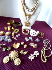 28 pezzi. GIOIELLI DA VINTAGE