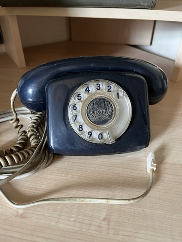 Vintage gpo 1977 - queens, silver