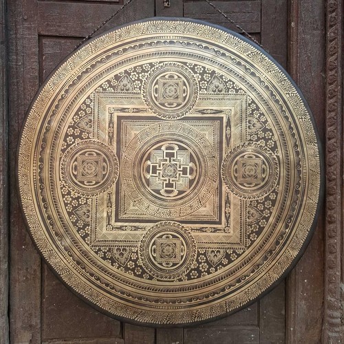 Chau gong mandala - mandala, carved