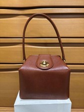 Borsa Givenchy in pelle con chiusura girevole in buone condizioni con...