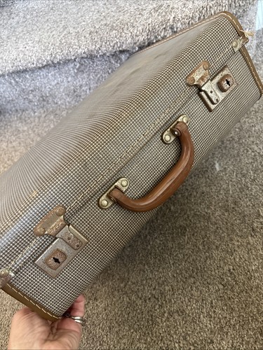 Vintage 1950s suitcase - vintage,
