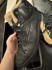 Rare scarpe da ginnastica