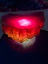 Cristallo di rubilite grezzo