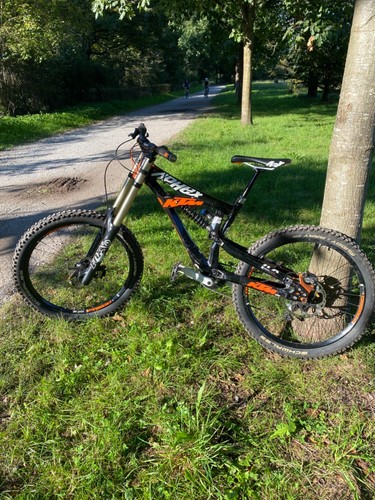 Bicicletta ktm downhill - bicicletta,