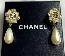 Orecchini pendenti CHANEL A16