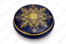 Petite boite bleu nuagé par Sèvres. Cloudy blue small box by Sèvres