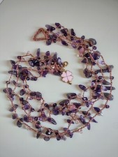 COLLANA MULTIFILO FATTA A MANO ALL' UNCINETTO CON CHIPS DI AMETISTA 