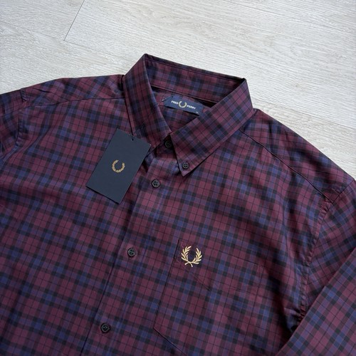 Camicia nuova con - , etichette
