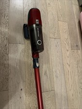 Aspirapolvere senza fili, usato 1 anno, ottime condizioni e piena autonomia, LED