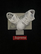 Nike SB Dunk Low Supreme 94