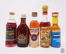 Miniature / Mignon Amari VARI