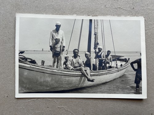 Cartolina formato piccolo - c),