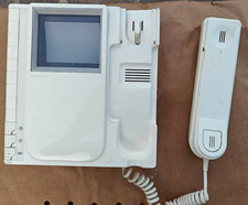 URMET – GIUGIARO DESIGN – Videocitofono a cornetta b/n