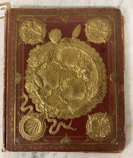 Antico album vittoriano rosso