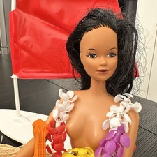 Vintage 1975 Barbie hawaiana Steffi Face Mattel tavola da surf ukulele gonna erba