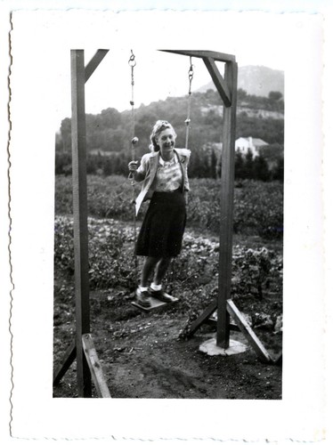 Jeune donna piedi altalena - jeune,