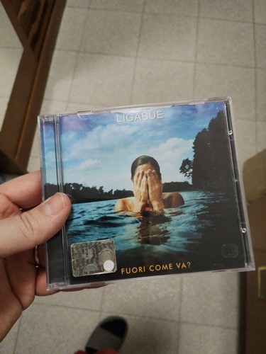 Luciano ligabue fuori - luciano,