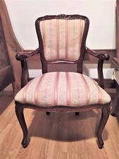 Poltrona imbottita in noce con