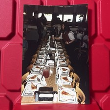 Chuck E Formaggio Festa Compleanno 4x6 Fotografo Operaio Con Pizza A Tavola Anni 90