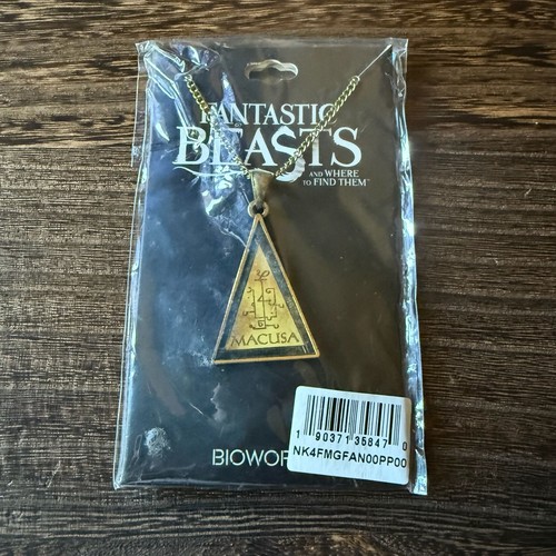 Collana con ciondolo triangolo
