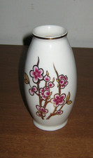 VASO HOLLOHAZA Hungary 1831 in Porcellana Fiori con bordo e tratti oro - Vintage