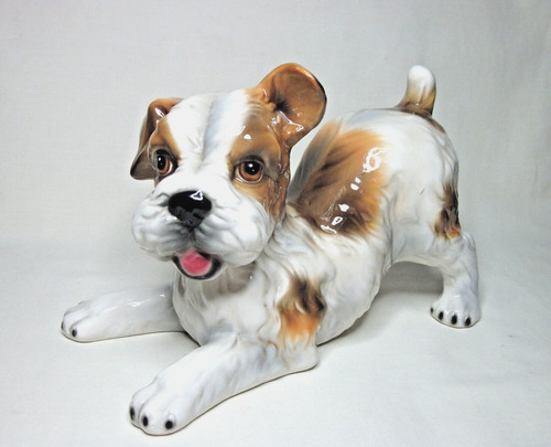Fox terrier figurine - fox, in