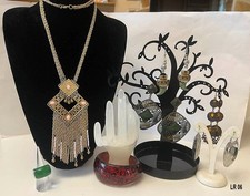 Lotto 7 pezzi, bigiotteria collana, orecchini, anello, bracciale