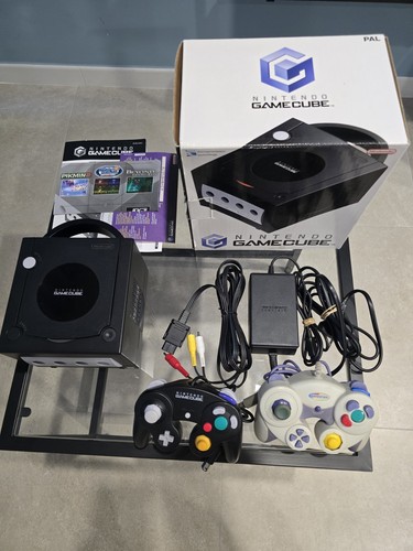Gamecube console game - gamecube, cube