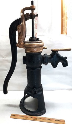 Antica pompa acqua - , pozzo
