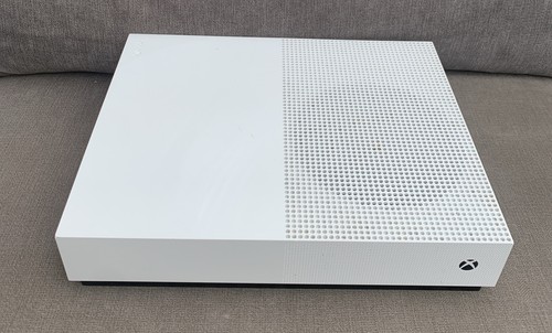 Xbox one console - one,
