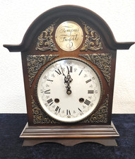 Vecchio orologio da camino