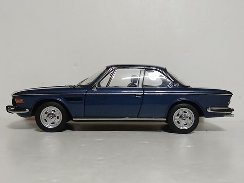 Autoart bmw 0 csi - 1/18,