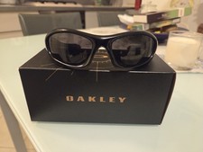 Occhiali Oakley Monster Dog..neri..con lenti nere non polarizzate. 