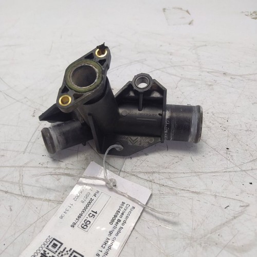 Raccordo tubo condotto liquido