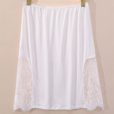 Donna a Metà Sottoveste