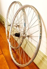 26" Low Milage Wheels: Shimano