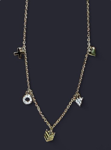 Collana con ciondolo oro - in,